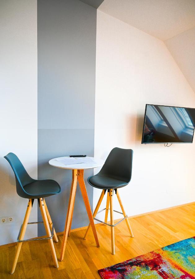 Backpacker Apartment Schoenbrunn Vienna Exterior photo